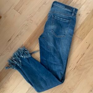 Cropped fringe jeans